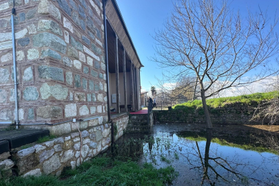 Uluabat'ta korkutan taşkın: 625 Yıllık Cami sularla kuşatıldı!