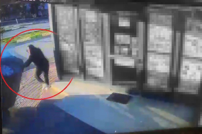 Oturduğu yerde aracın altında kalmaktan saniyelerle ile kurtuldu