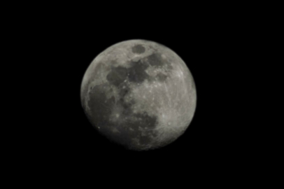 Göz kamaştıran görüntü: Elazığ’da “Şişkin Ay” kartpostalları aratmadı