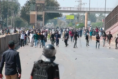 Karaçi’de ABD konsolosluğu önünde protesto: 9 ölü, 36 yaralı
