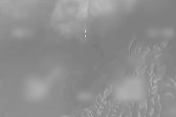  İsrail savaş uçağı İran füzesinden son anda kaçtı