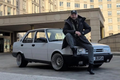 Times Meydanı'nda bir Bursa efsanesi: "16" plakalı Tofaş Manhattan’ı salladı!