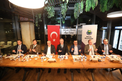İnegöl’de gönül sofrası: Protokol ve muhtarlar iftarda buluştu