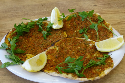 Lahmacun değil "Antep lahmacunu": Soğan giremez, sarımsaksız olmaz!