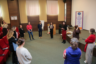 Kadın hakları için ‘Kolektif İz’: ÜÇGE fabrikası’nda anlamlı atölye!