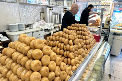 Bursa’nın 66 yıllık gizemli lezzeti: Ramazan Helvası tezgahlara indi!