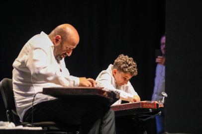 Tayyare’de kanun ziyafeti: Aytaç Doğan ve torunu aynı sahnede devleşti!