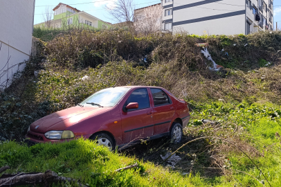 Otomobilin şarampole uçması sonucu baba ve oğlu yaralandı