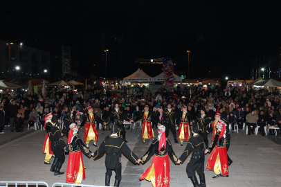 Nilüfer’de Artvin rüzgarı! Ramazan sokağı’nda horon halkaları kuruldu