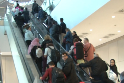 Savaşın ortasında mahsur kalmışlardı: Katar'daki Türk vatandaşları yurda döndü!