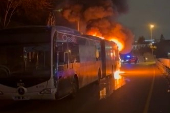 15 Temmuz Şehitler Köprüsü’nde metrobüs alev aldı: 60 yolcu tahliye edildi