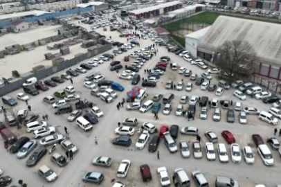 İkinci el oto pazarında buruk bayram