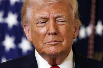 Trump'tan İran'a gözdağı: "Yerle bir ettik, Hürmüz'ü yeniden açacağız!"