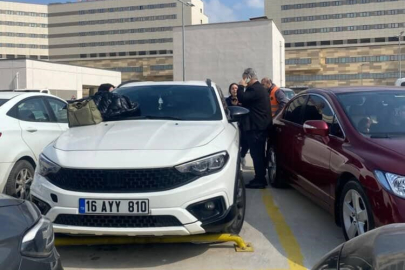 Bursa Şehir Hastanesi’nde zamana karşı yarış: Kilitli kalan çocuğunu camı kırarak kurtardılar!