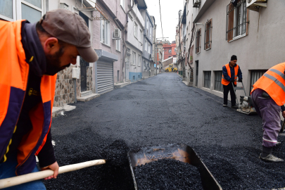 Osmangazi’de sokaklardaki yollar yenileniyor
