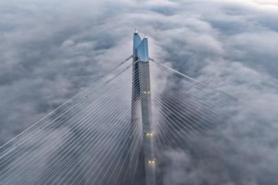 Yavuz Sultan Selim Köprüsü sisle dans etti, kızıl sabah büyüledi