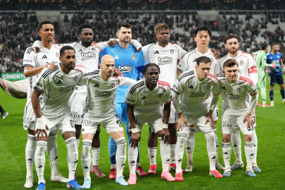 Beşiktaş’ta tek değişiklik: Sergen Yalçın Kasımpaşa maçına aynı kadroyla çıktı