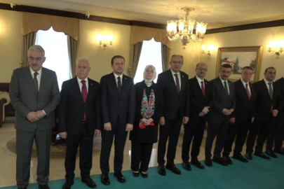 Bursa protokolü Tarihi Binada buluştu! Vali Ayyıldız’dan bayram mesajı