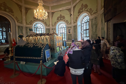 Emir Buhari Külliyesi’nde manevi haz! Binlerce kişi oraya koştu