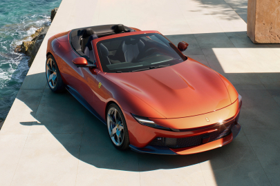 Ferrari’den yeni şaheser: Amalfi Spider sahneye çıktı!