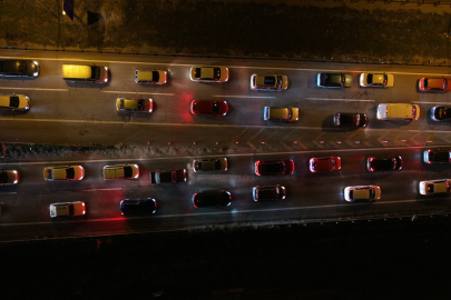 43 ilin bağlantı noktası 'kilit kavşak'ta trafik yoğunluğu 40 km'yi aştı