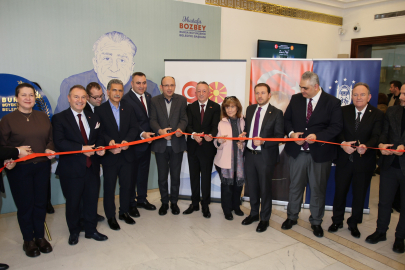 Bursa'da "Saf Altın" ışıltısı! Zer-i Nab Tezhip sergisi kapılarını açtı