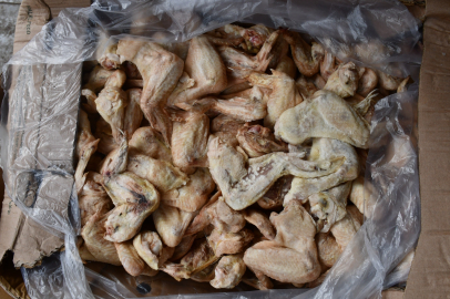 Zehir tacirlerine darbe: 50 ton bozuk tavuk ele geçirildi!