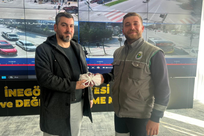 İnegöl'de 200 bin liralık çanta sahibine kavuştu!