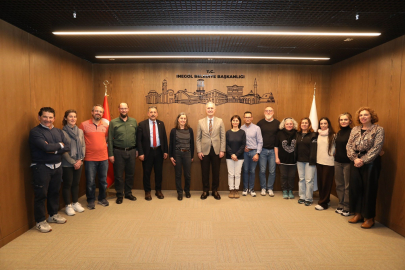 İspanyol heyet İnegöl'ün Nöbetçi Kitaphanesine hayran kaldı