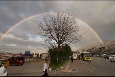 Bursa semalarında görsel şölen! Gökkuşağı mest etti