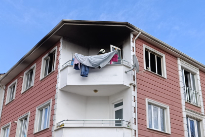 Daire kullanılamaz hale geldi: Yangında bir kişi ağır yaralı