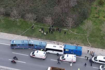 TEM’de hareketli dakikalar: Cezaevi araçları kaza yaptı!