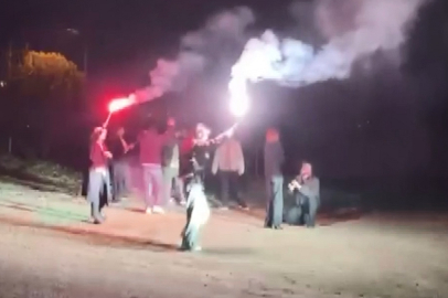 Dayaklı evlilik teklifi şaşırttı: Genç kız şoke oldu!