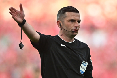 Kosova - Türkiye maçını Michael Oliver yönetecek