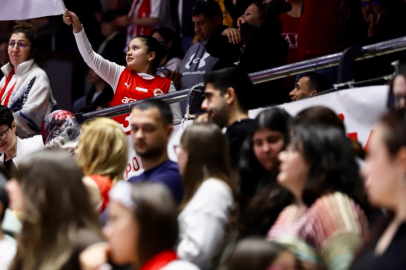 Nilüfer Belediyespor İzmir’de takıldı: Aras Kargo 3-1 kazandı!