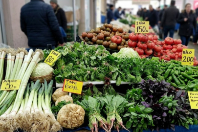 Pazar filesi boş kaldı: Domates 150, biber 200 lira!