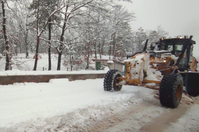 Bursa’da kar seferberliği: 14 mahalle yolu yeniden ulaşıma açıldı!
