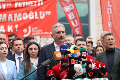 Bursa’da Bozbey'in gözaltına alınmasına sert tepki: CHP il örgütü belediye önünde toplandı