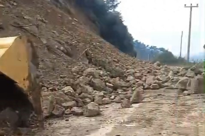 Bursa’da heyelan alarmı: Gemlik–Mudanya Sahil Yolu trafiğe kapatıldı