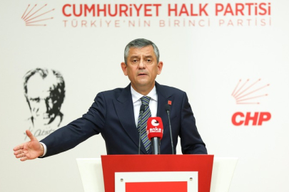 Özgür Özel’den Bursa çıkışı: “Sandıkta alamadıklarını yargıyla almak istiyorlar”