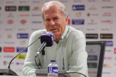 Mustafa Denizli: "Bu milli takım bize büyük umutlar veriyor"