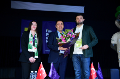 Şahinkaya’da Bursaspor rüzgarı: Başkan Enes Çelik gençlerle buluştu!