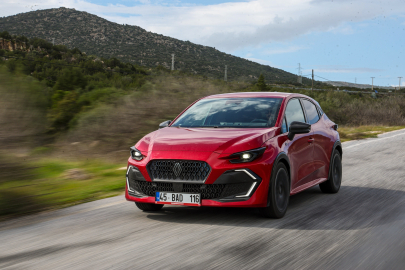 Yeni modeller yolda: Renault Boreal ve Scenic E-Tech Türkiye pazarına giriyor.