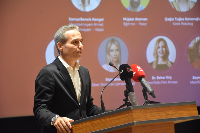 Ebeveynliğin dijital rehberi MomTalks: Uzmanlar Kültür Okulları’nda konuştu