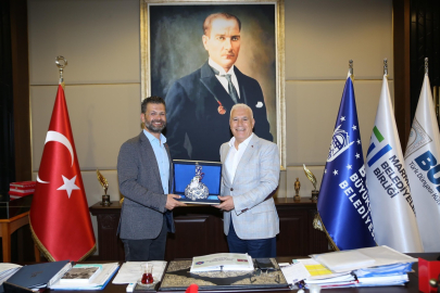 Özgür Şahin’den atkı krizi açıklaması: "Emek hırsızlarıyla mücadelemiz sürecek"