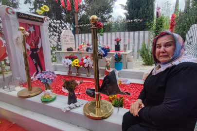 Şehit Mezarına Saldırı: Acılı Anne Gözyaşlarına Boğuldu!