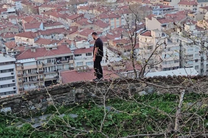Tophane'de intihar girişimi: İkna edilirken düştü!