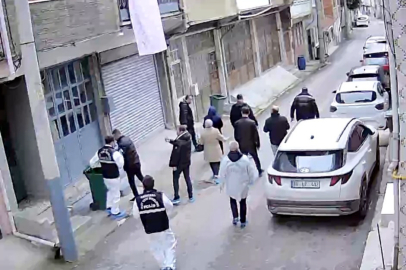 40 yıllık eşini satırla parçaladı: 15 ayrı çöpe pay etmiş!