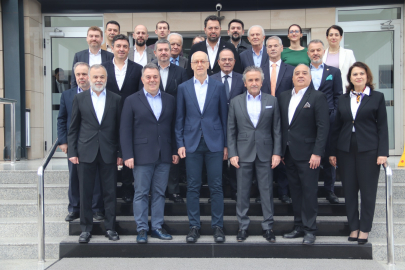 Hazır giyimde bayrak değişimi: Özkarakaşlı’dan ‘Yeşil Mutabakat’ vurgusu