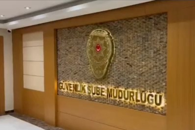 İstanbul Levent'teki terör saldırısı sonrası polislerle alay eden 8 şüpheli gözaltına alındı